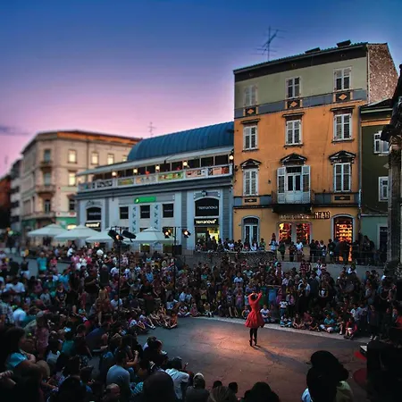 Awesome In With Wifi *