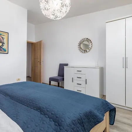 Apartment Beautiful In With Wifi Pula